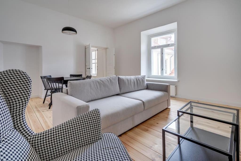 Spacious 2-Bedroom Flat In Old Town By Urban Rent Wilno Zewnętrze zdjęcie