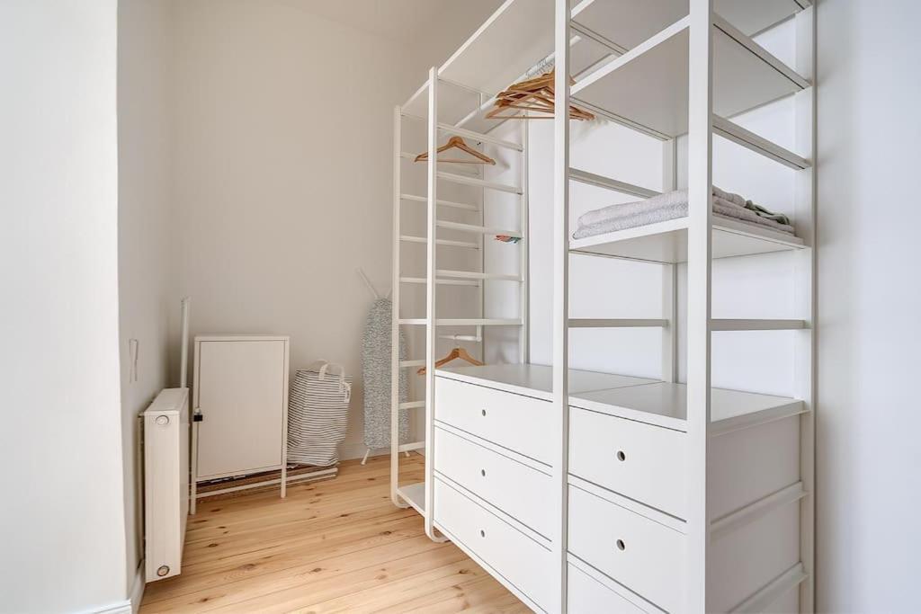 Spacious 2-Bedroom Flat In Old Town By Urban Rent Wilno Zewnętrze zdjęcie