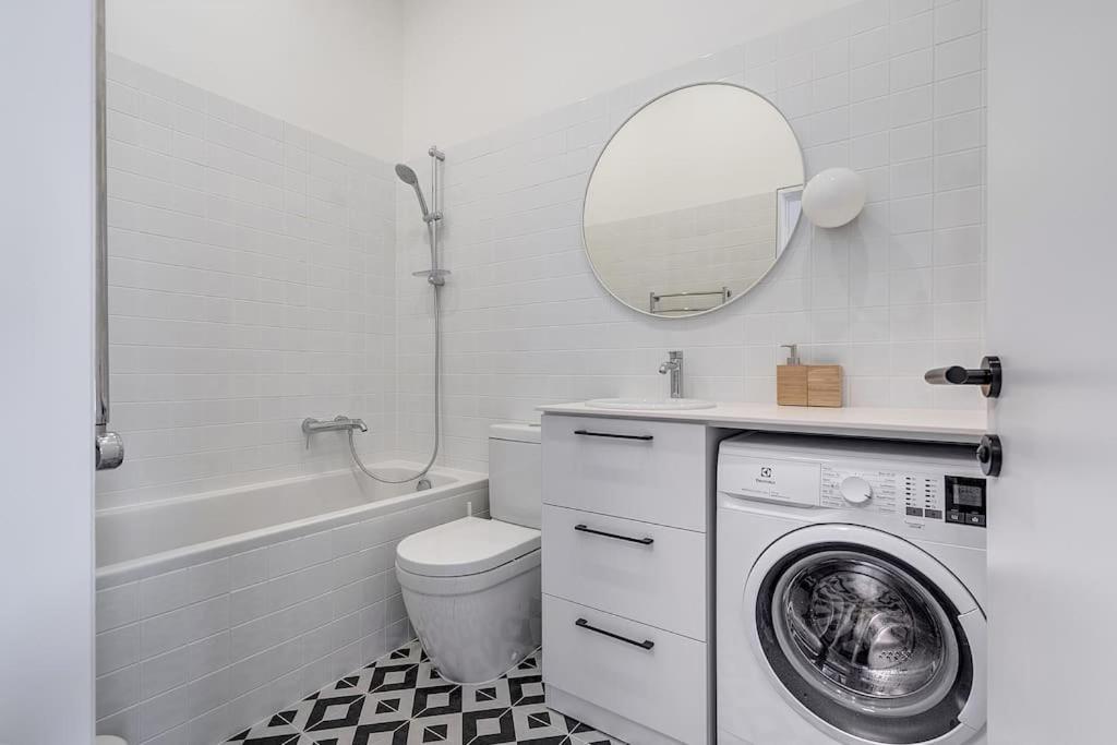 Spacious 2-Bedroom Flat In Old Town By Urban Rent Wilno Zewnętrze zdjęcie