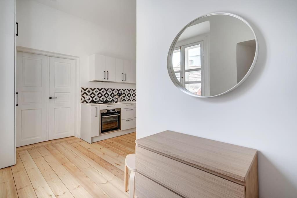 Spacious 2-Bedroom Flat In Old Town By Urban Rent Wilno Zewnętrze zdjęcie