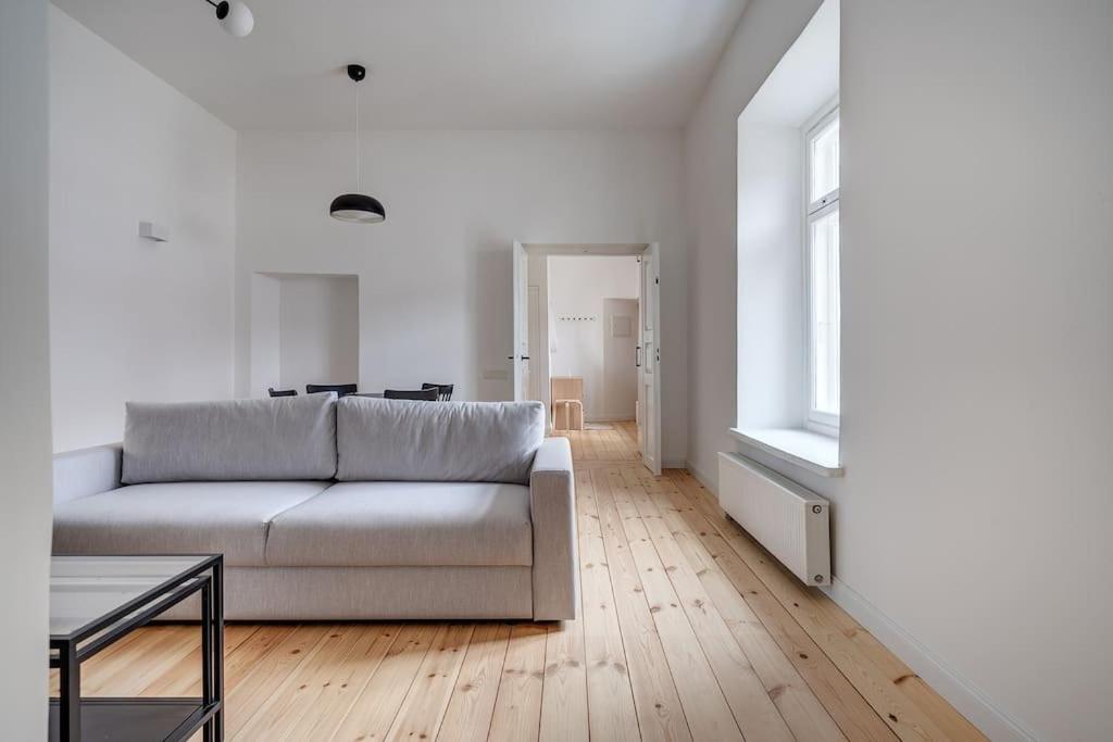 Spacious 2-Bedroom Flat In Old Town By Urban Rent Wilno Zewnętrze zdjęcie