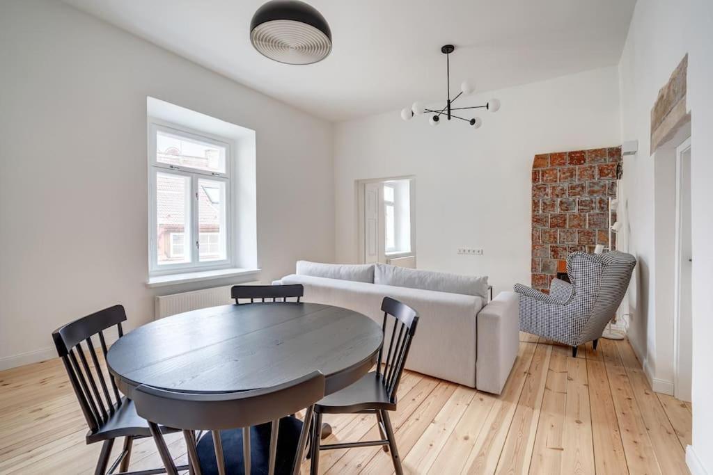 Spacious 2-Bedroom Flat In Old Town By Urban Rent Wilno Zewnętrze zdjęcie
